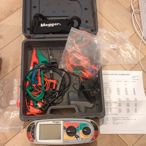 Megger mft 1721 Multifunction Tester With Leads And CALIBRATES TO 11 AUG 27