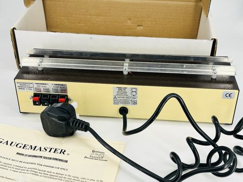 Gaugemaster OO Gauge Model LT locomotive tester and transformer controller — image 3