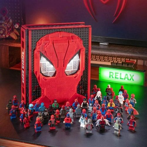 Spider MOC Red Hero Figure Book 1888pc BuildMOC Set 56 Figures Boxed — image 9