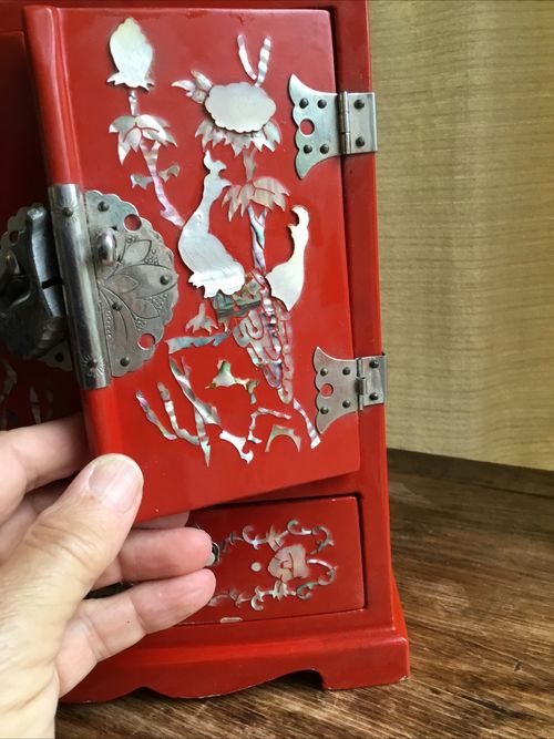 Vintage Chinese Jewellery Box Red  Lacquered Cabinet mother of Pearl for repair — image 4