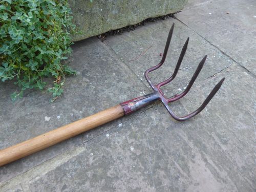 Vintage Drag Fork 4 Prong Manure Straw Hay fork. Farm chrome tool. SMALLISH SIZE — image 7