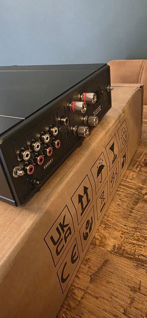 Rega Brio Mk7 Amplifier Excellent Condition with Original Box — image 5