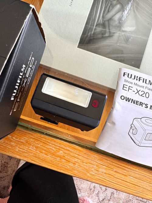 Fujifilm EF-X20 Hot Shoe Strobe Flash for Fujifilm X Digital Camera w/ Case