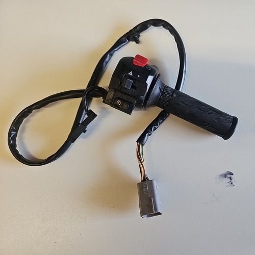 SUZUKI GSXS 1000 Right Side Switchgear throttle grip assembly 2017
