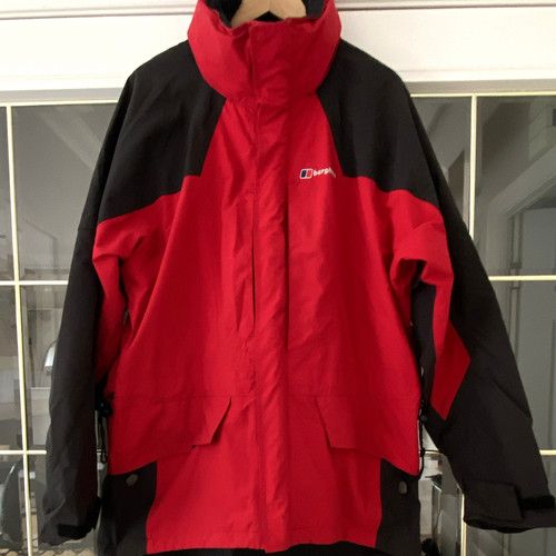 Berghaus Men's Hooded Waterproof Nylon Jacket Red/Black Size L