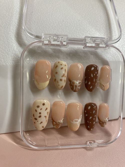 Bambi Handmade Press On Nails Medium Almond — image 2