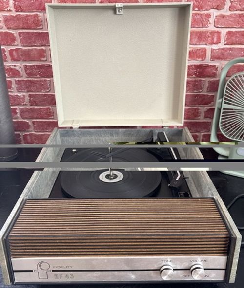 Vintage Retro Fidelity HF43 Vinyl Record Player In Full Working Order