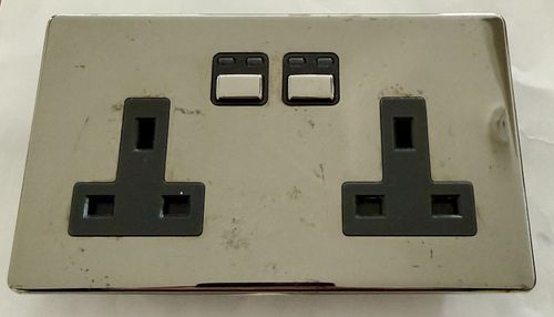 LIGHTWAVE RF Siemens 2 GANG 13A DOUBLE SOCKET Polished Chrome JSJSLW270 — image 1