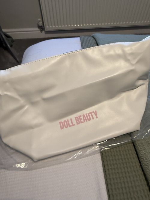 Doll Beauty Mixed bundle Precision Eyeliner, Setting spray  & False Lashes + Bag — image 5