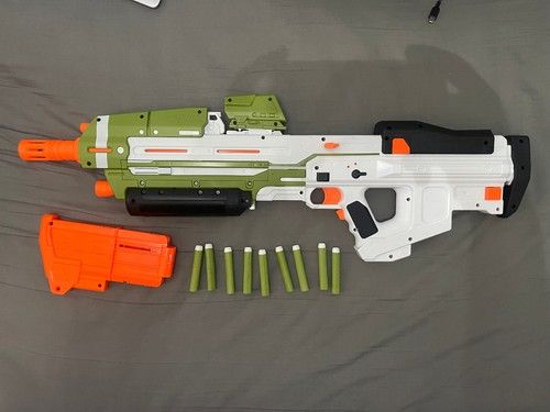 NERF Halo UNSC Motorised Soft Dart Blaster with 10-Dart Magazine But 9 Darts