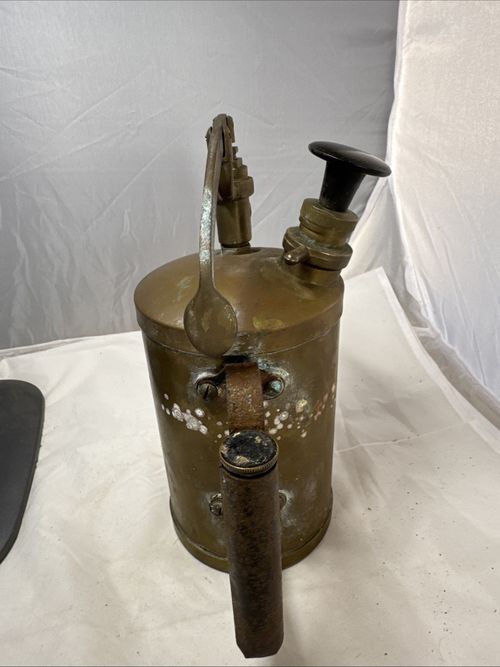 Vintage Brass Garden Sprayer. Roses. Hand Pump. Unmarked — image 2