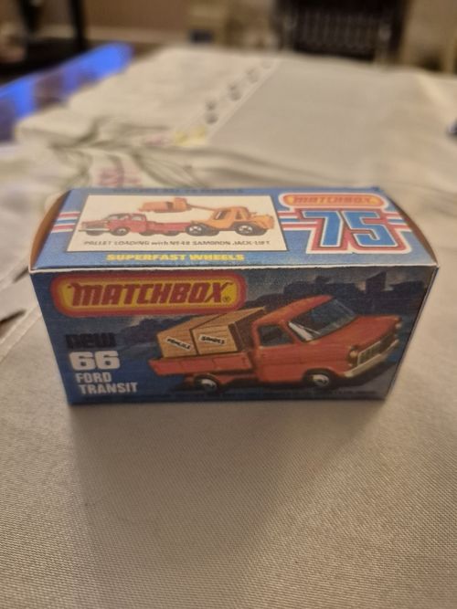 matchbox lesney superfast no 66 Ford transit repro box — image 1
