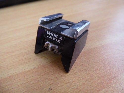 Genuine Olympus Accessory Shoe 2 flash fix mount   great little item om2   raaug