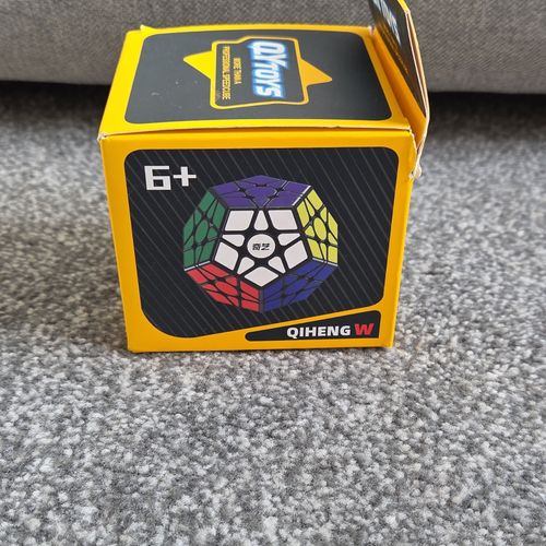 QYTOYS QiHeng W Megaminx Concave Dodecahedron Speed Cube Twist Puzzle — image 2