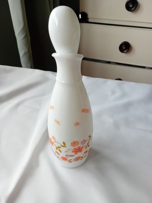 Vintage Italian Milk Glass (Cerve Parma / Made in Italy) Cruet Set 1970s — image 3