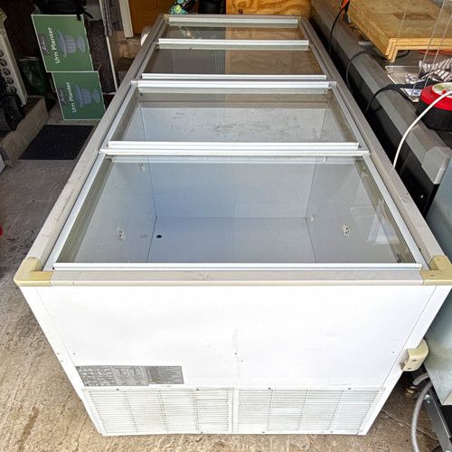 Arcaboa 1100 CHVN Commercial Chest Display Freezer, Flat Sliding Glass Top