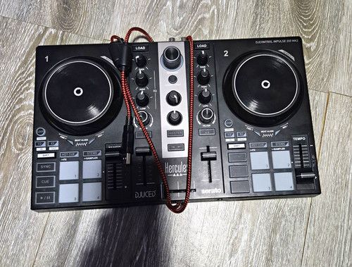 Hercules DJControl Inpulse 200 MK2 2-Deck 2-Channel Serato DJ USB Black