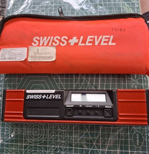 Swiss Level P250, compact digital spirit level 250mm. Seria M161