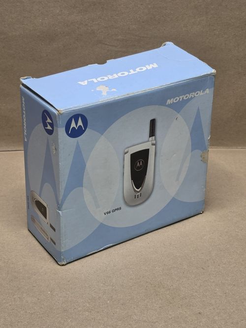 Motorola V66i Boxed Flip Mobile Phone Vintage Retro Collectable & Charger — image 20