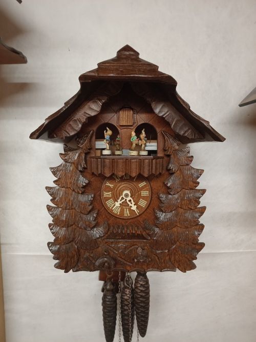Superb Carved Musical Cuckoo Clock — image 5