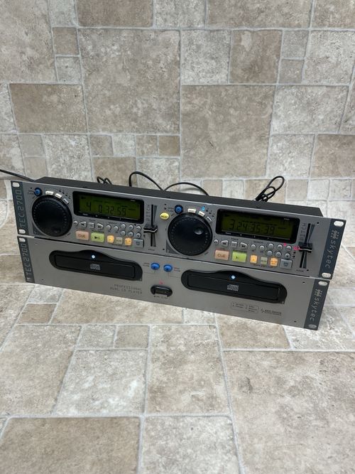 Skytec Tec 2700 DJ Controller and Dual CD Player- Read Description — image 4