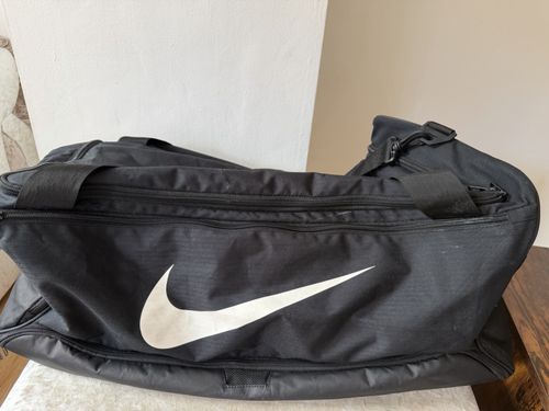 Nike Brasilía Medium 60L Duffel Bag Black/White Logo Zip Adjustable Strap — image 1