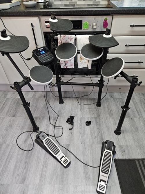 Alesis DM Lite Digital Electronic Drum Kit  Module & Pedals, READ DESCRIPTION 