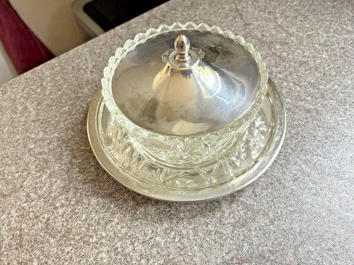 Vintage Unett Silver plated sugar/butter dish with stand