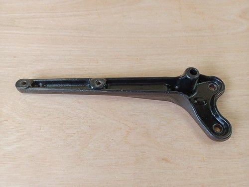 (Y) Harley-Davidson FLSTF Softail Fat Boy 01 - 06 (EFI) Exhaust Bracket 65436-00