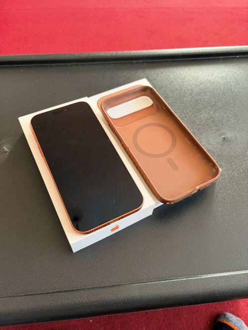 Apple iPhone 17 Pro Max 256GB Cosmic Orange Boxed — image 8