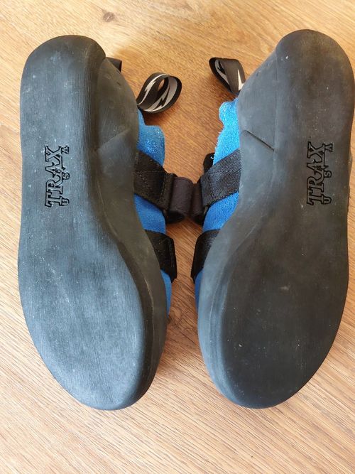 Evolv Climbing Shoes UK 3/EU 37 Unused — image 2