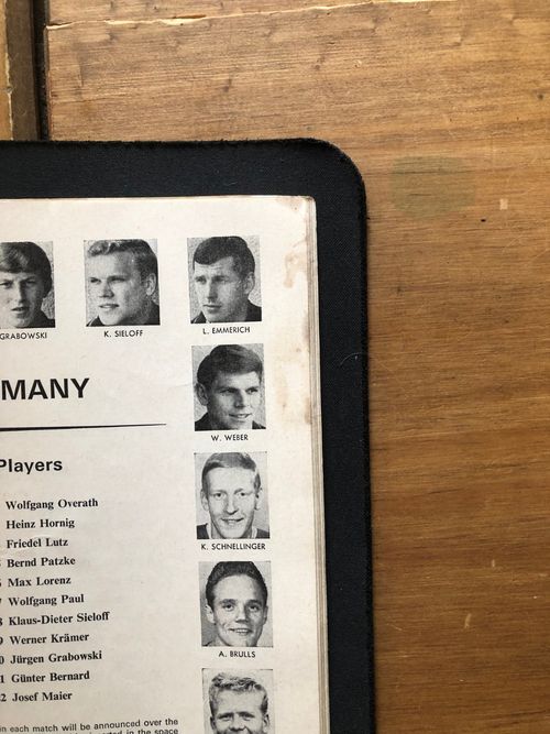Original 1966 World Cup Tournament Souvenir Programme signed by 12 England Squad — image 3