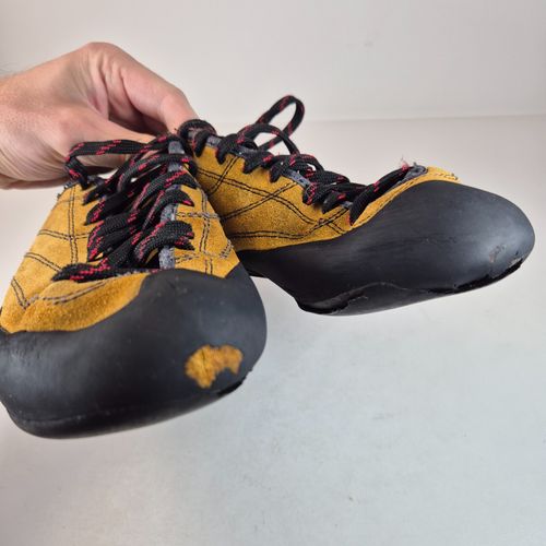 Red Chilli Climbing Shoes Men's Size 8 Rock Mountain Climbing Lace Up — image 4