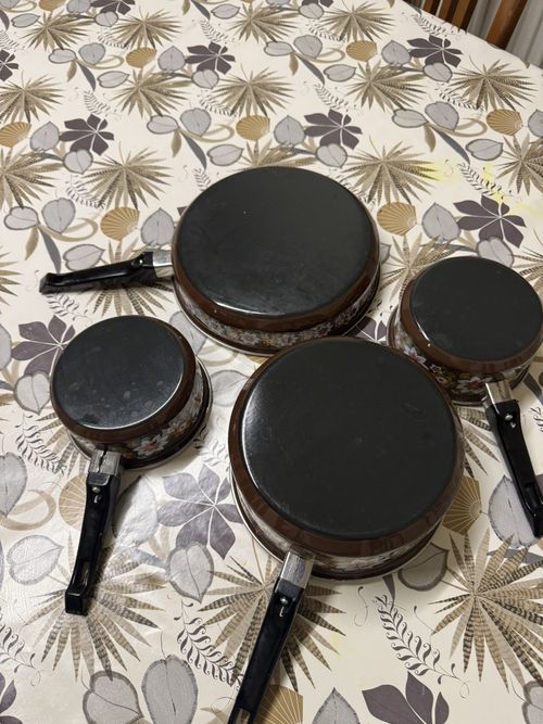 Mayfair Vintage Enamel Saucepan Set  — image 6