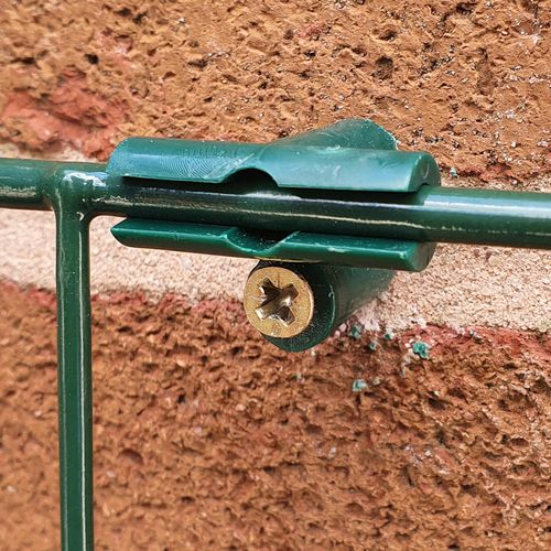 Wall Spacer Fixing Clips for Climbing Mesh Plant Support Fence Chicken Wire — image 4