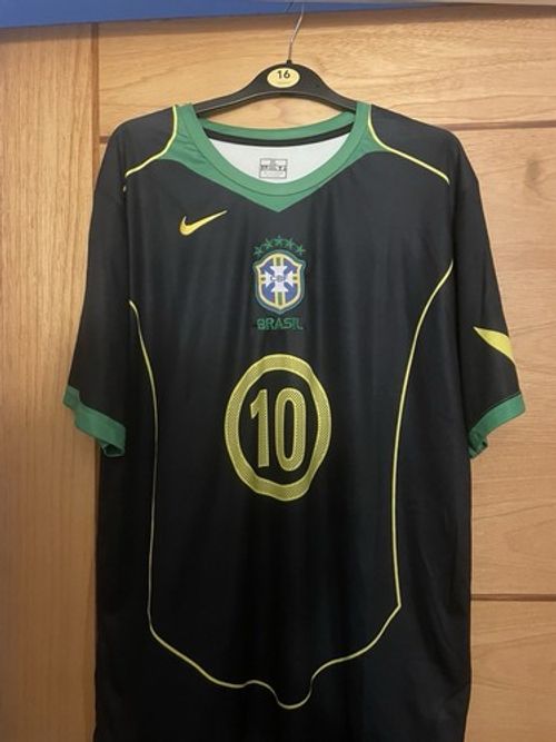 Neymar Jr. Brazil Number 10 Jersey World Cup 2010 Size XL Brand New