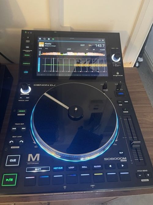 Pair of Denon DJ SC6000M PRIME media players (Mint condition)