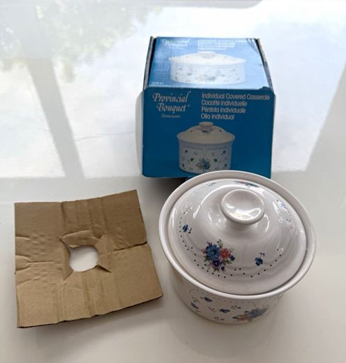 Provincial Bouquet Stoneware Round Floral Casserole Dish w/ Lid White/Blue