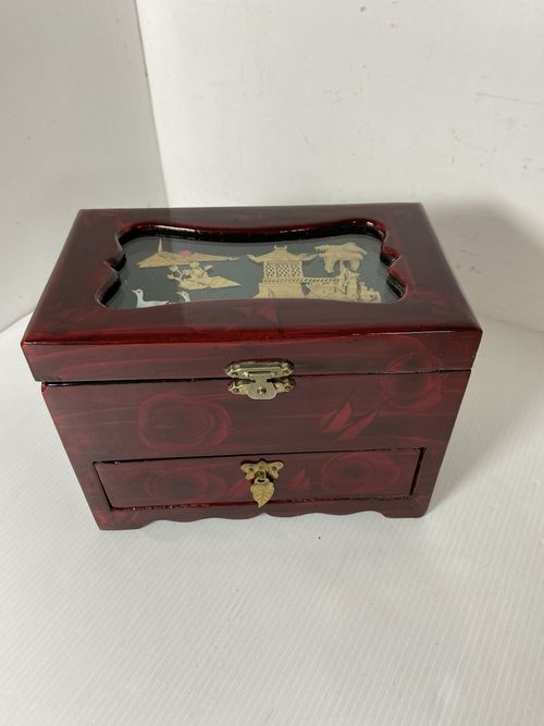 Vintage Chinese Laquered Jewellery Box with Carved Cork Diorama Picture — image 1