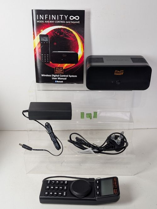 Gaugemaster Infinity Digital DCC Sovereign Starter Controller Package-GMI-D01. — image 2