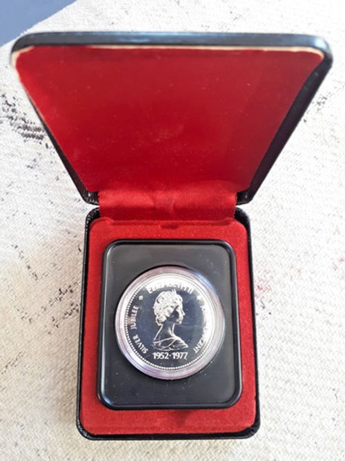 1977 Canada $1 Dollar Proof Coin Silver Jubilee in Presentation Case
