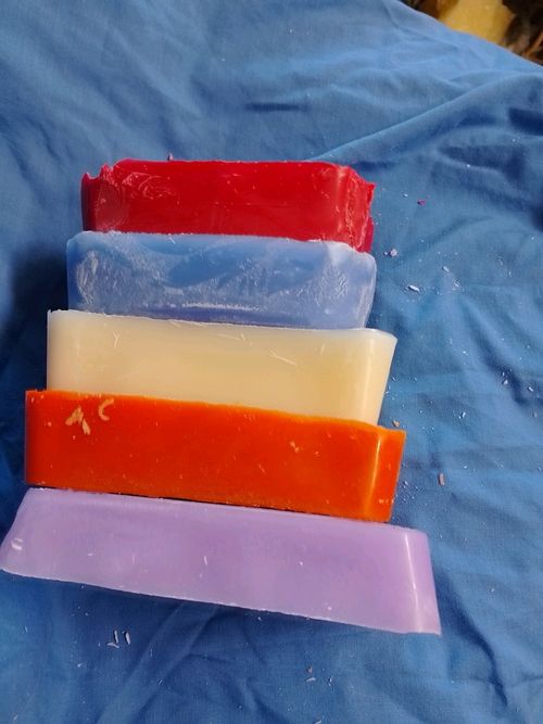 Candle wax 1.8kg for making candles Coloured @ lightly scented — image 3