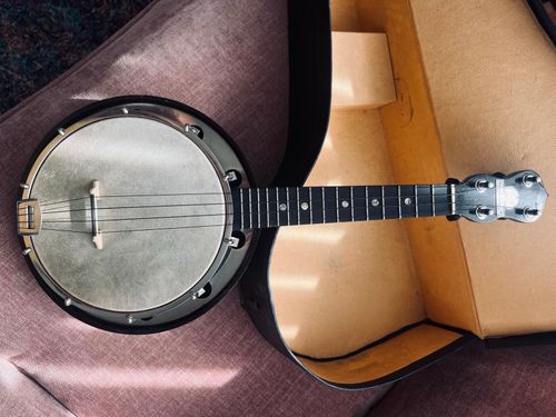 Dallas Banjo Uke C Model 4-String Tenor Closed Back w/ Hard Case Vintage 1934 — image 3