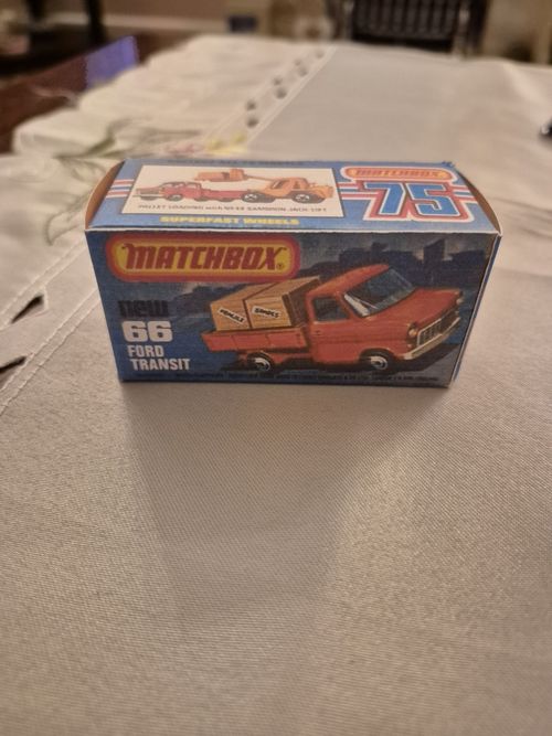 matchbox lesney superfast no 66 Ford transit repro box — image 3