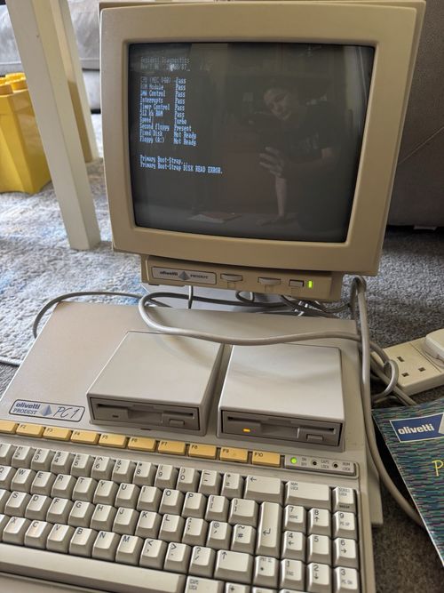Olivetti Prodest PC1 Vintage Double Disk Drive Computer With Manual — image 1