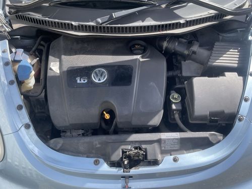 Vw Beetle 1.6 convertible Petrol Manual — image 20