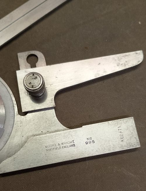 Moore & Wright no 995A protractor — image 6