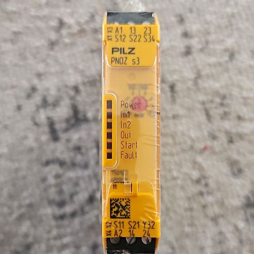Pilz PNOZ s3 Safety Relay 24VDC 6A with Indicator Light MPN 750103