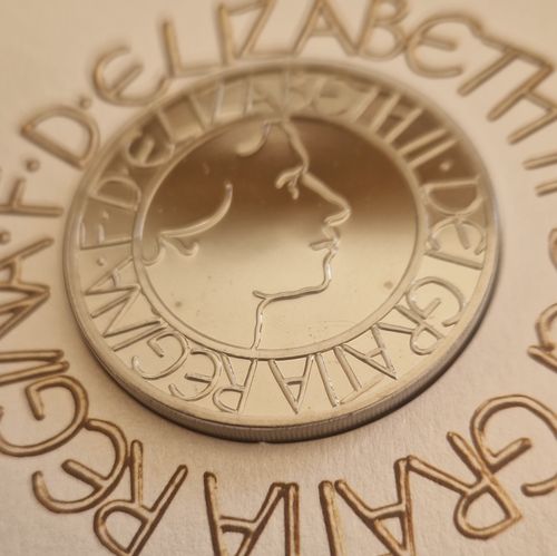 UK £5 Five Pounds 2003 Queen Elizabeth II Coronation Anniversary Crown Coin — image 2