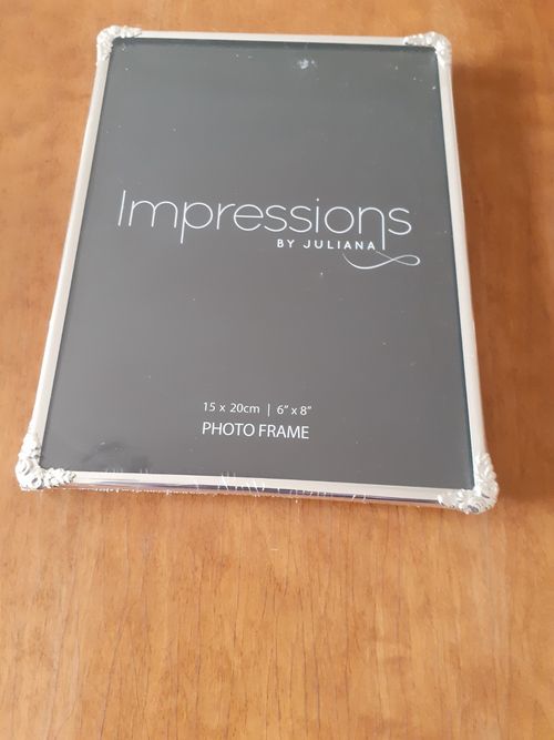 Photo Album with 40 self Adhesive Pages and Silver coloured Photo Frame 6x8 — image 13